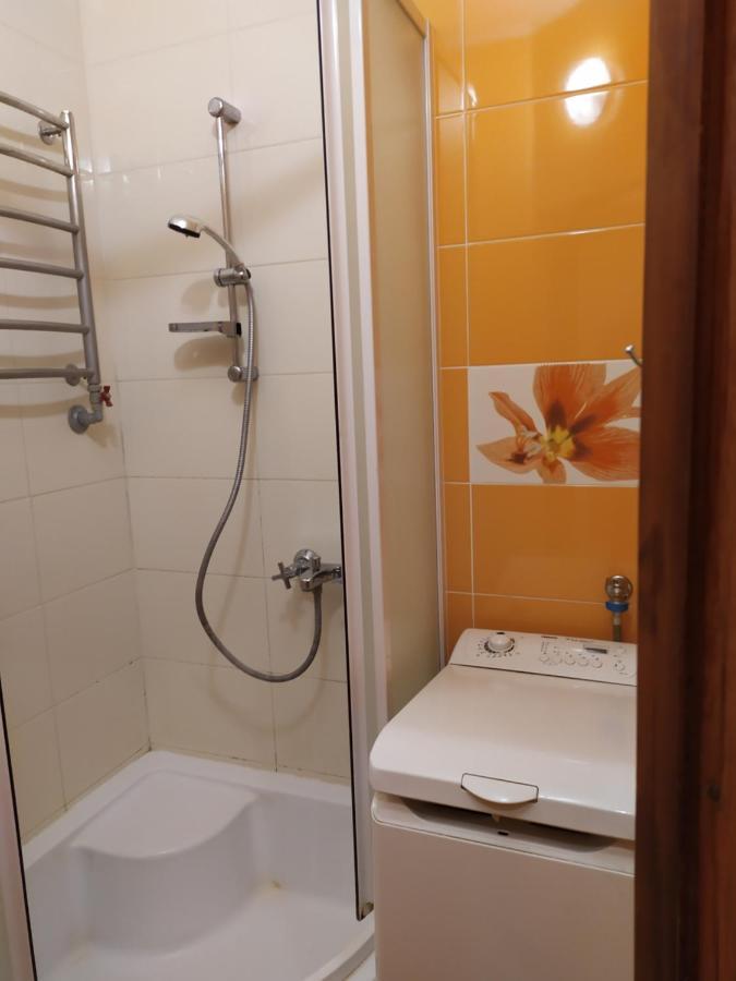 Three Bedroom Stepana Bandery Street Rivne Eksteriør billede